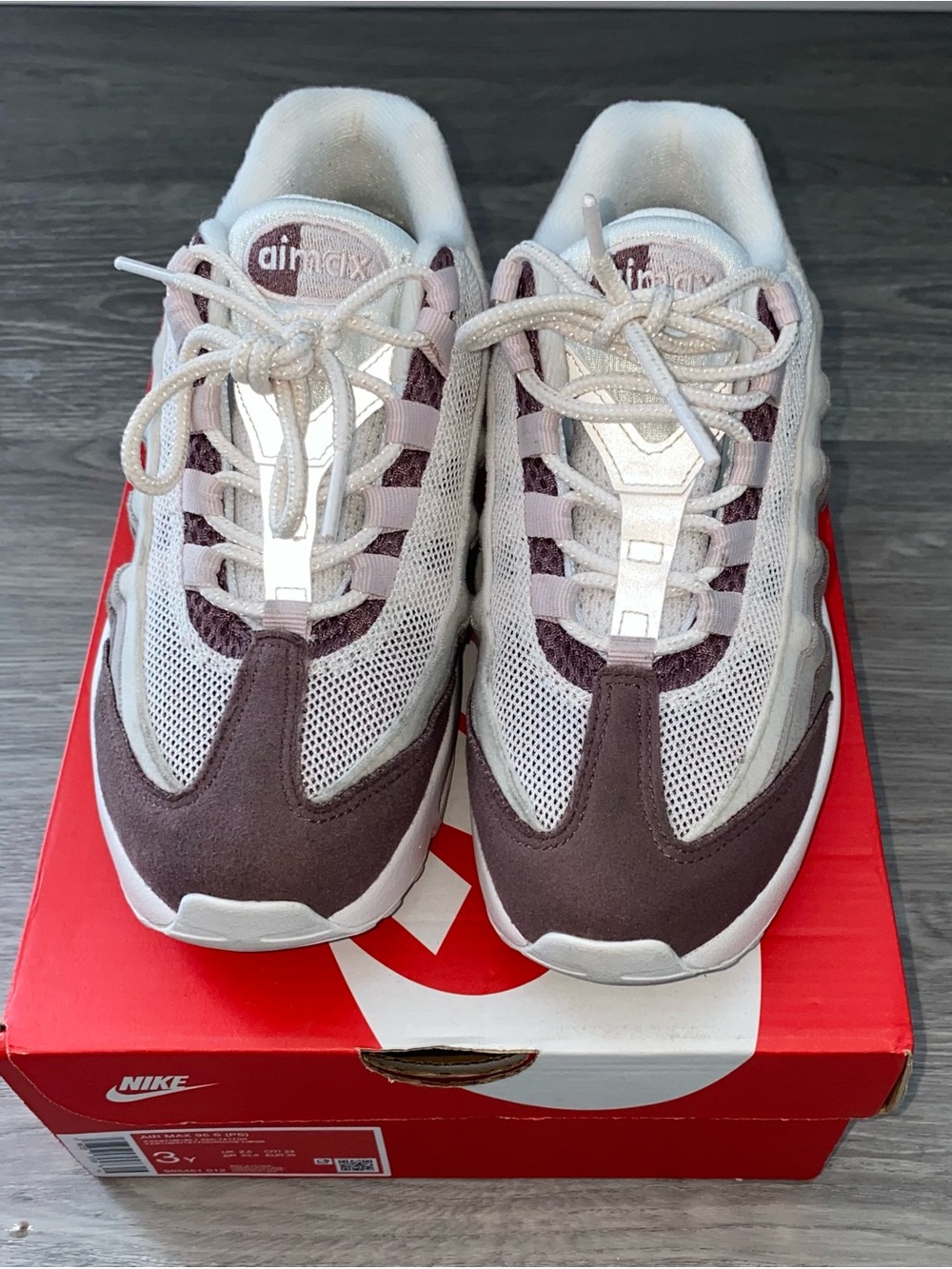 Kids AIR MAX 95S (PS)
PHANTOM/SILT RED-TATTOO
FANTOME/TATTOO/ROUGE LIMON - Picture 3 of 9